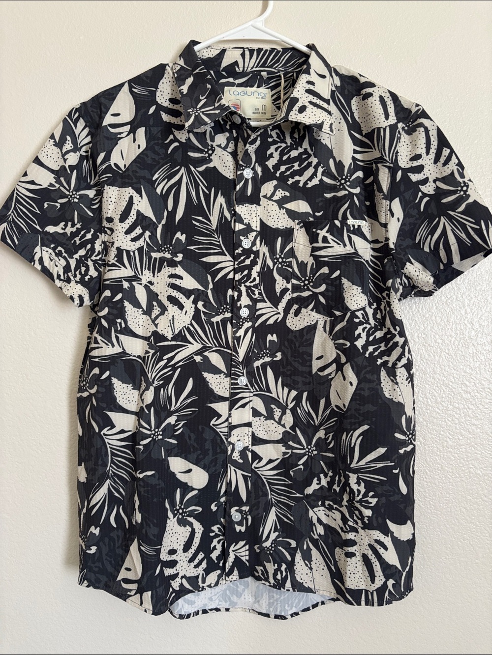 NWT Men’s Laguna Tech Stretch Button Down Short Sleeve Tropical Shirt